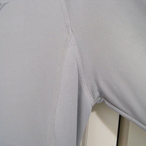 Old Navy Gray Long Sleeve Tee - Picture 5 of 8